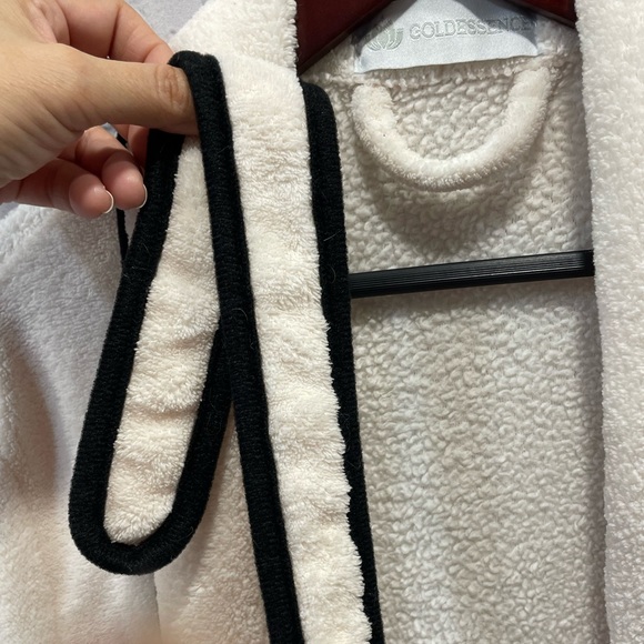 GOLDESSENCE Women's winter wool robe, with strap. ONE SIZE. - Picture 7 of 13